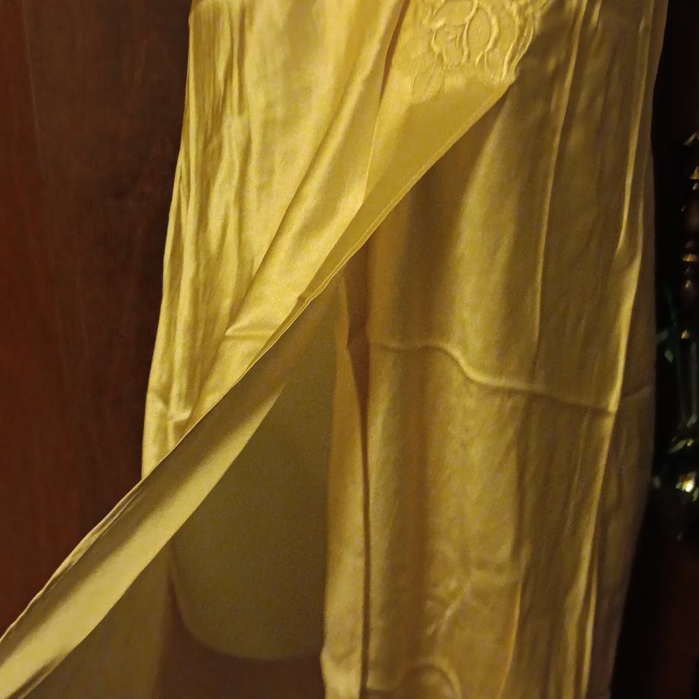NWOT LINDA HARTMAN INTIMATES ROSE CHEMISE AND ROBE LARGE - Picture 10 of 12